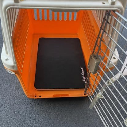 Magic Carpet™ Kennel Liner & Feeding Mat